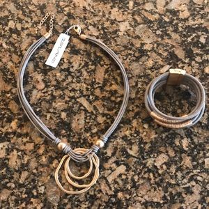 Necklace and bracelet set